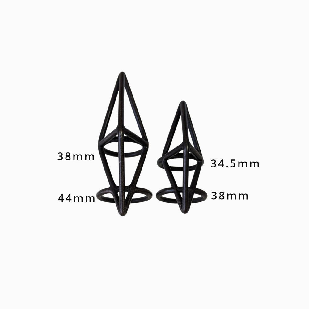 
                  
                    Two geometric black structures of varying heights, labeled 38mm, 44mm, and 34.5mm, displayed against a white background.
                  
                